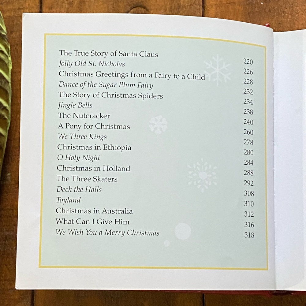 CHRISTMAS BOOK - Picture 10 of 10